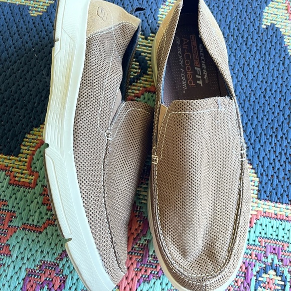 Sketchers Classic Fit Air Cooled Memory Foam Men’s Causal Slip on Shoes - Picture 2 of 6
